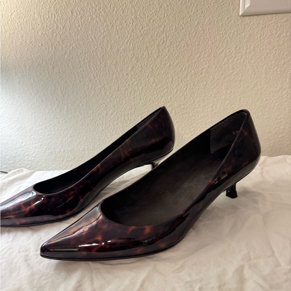 SOLD: Stuart Weitzman tortoise patent kitten heels